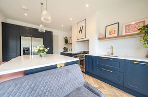 Kitchen diner angle 4- click for photo gallery